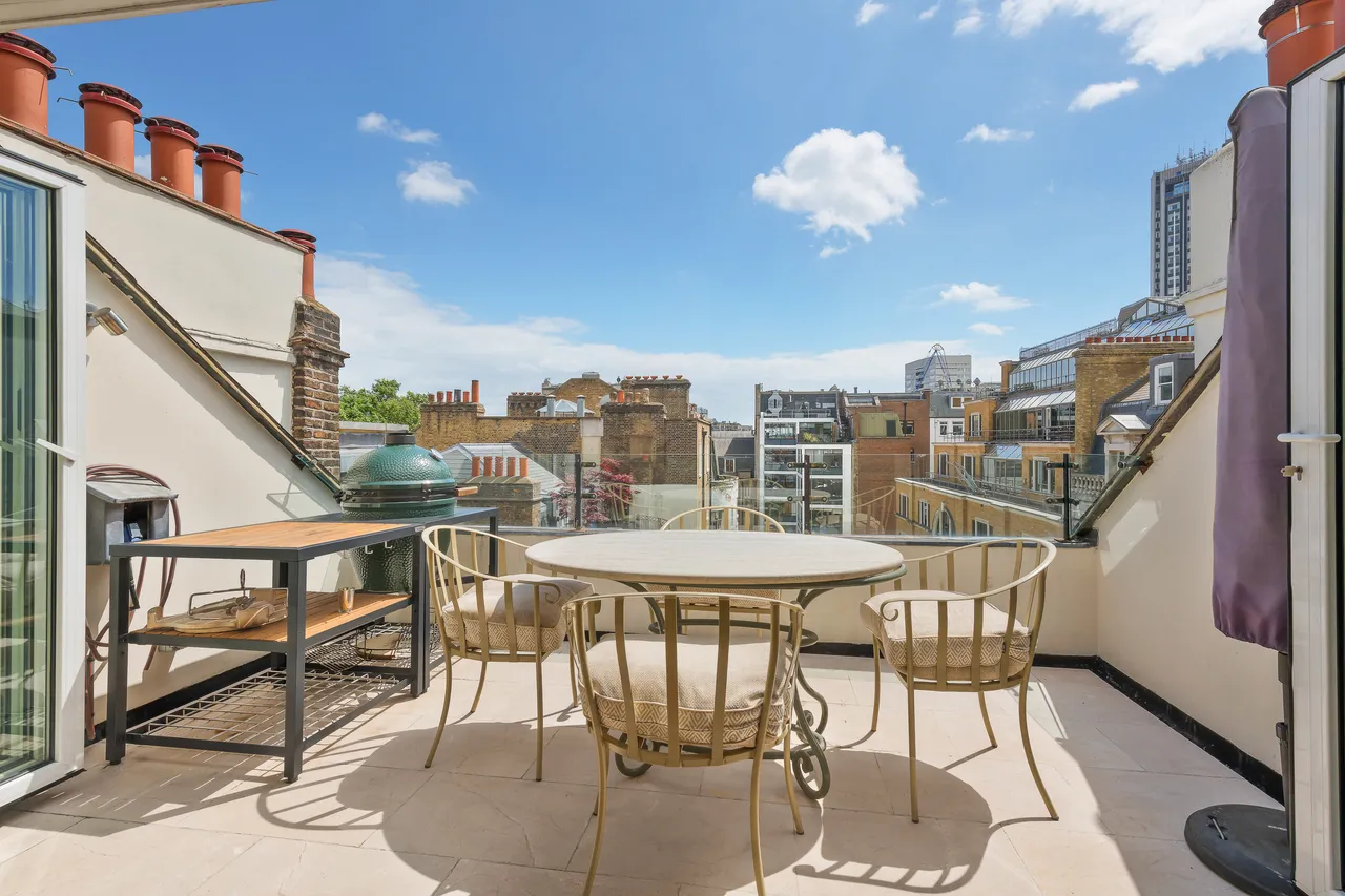 Charles Street, Mayfair, W1J, photo 2