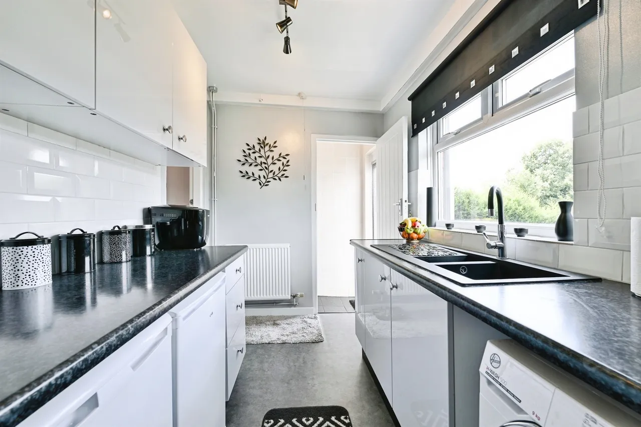 Squires Avenue, Nottingham, NG6, photo 7