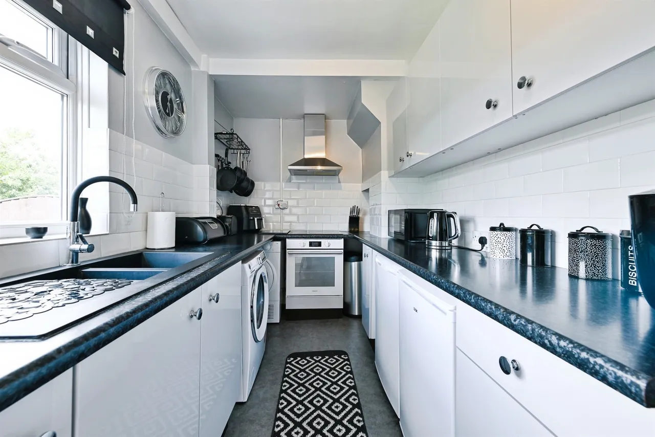 Squires Avenue, Nottingham, NG6, photo 8
