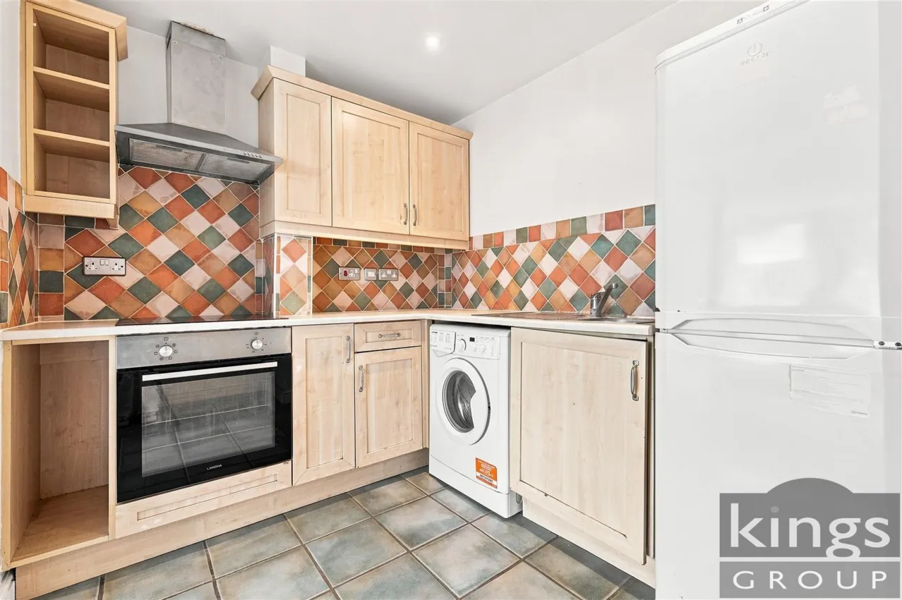 Butlers Court, Waltham Cross, photo 3