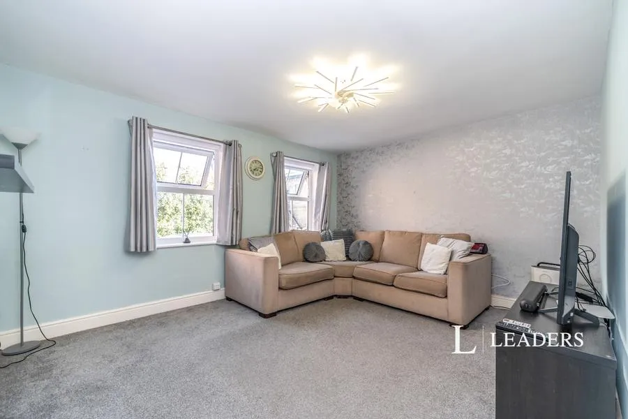 Linclare Place, Eaton Ford, PE19, photo 3