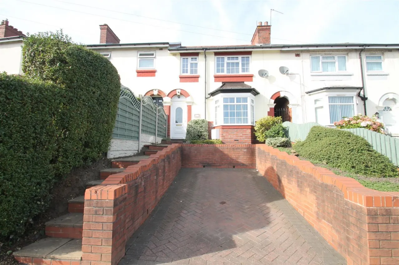 3 bed property for sale, Newbury Lane, Oldbury
