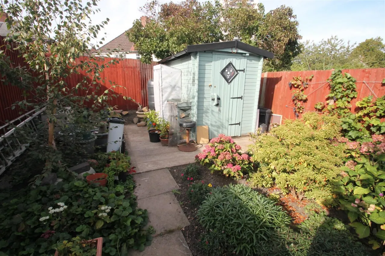 Newbury Lane, Oldbury, photo 18