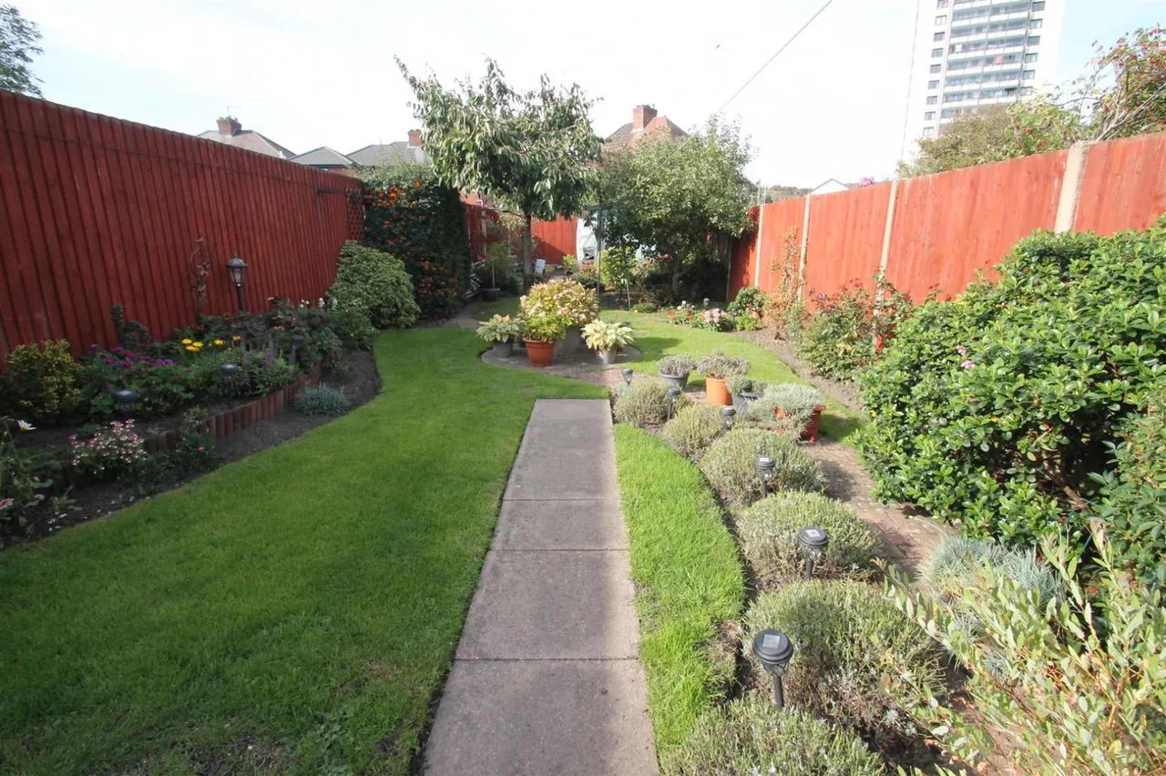 Newbury Lane, Oldbury, photo 9