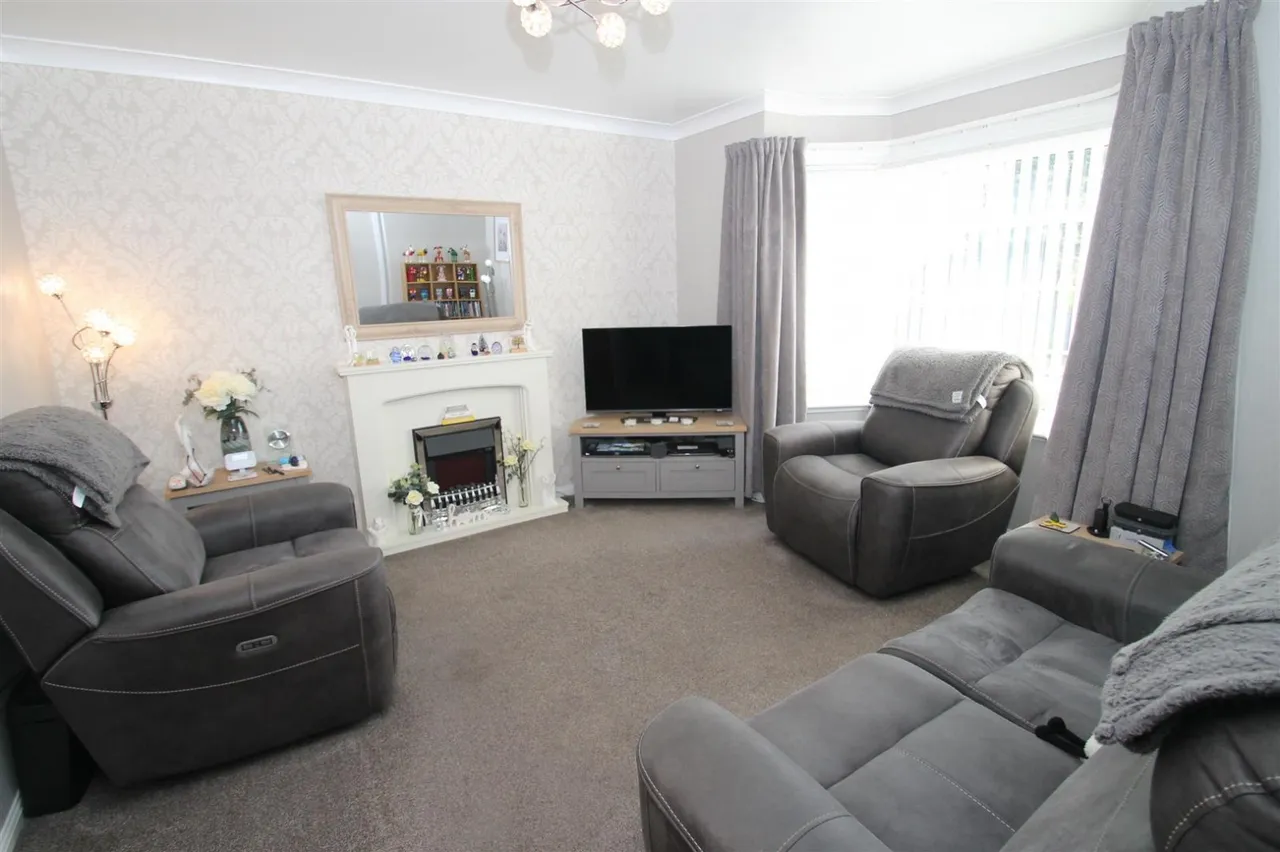 Newbury Lane, Oldbury, photo 2