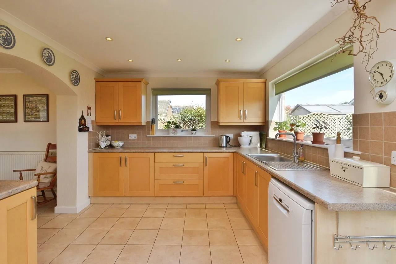 Lewis Close, Newport Pagnell, Buckinghamshire, MK16, photo 7