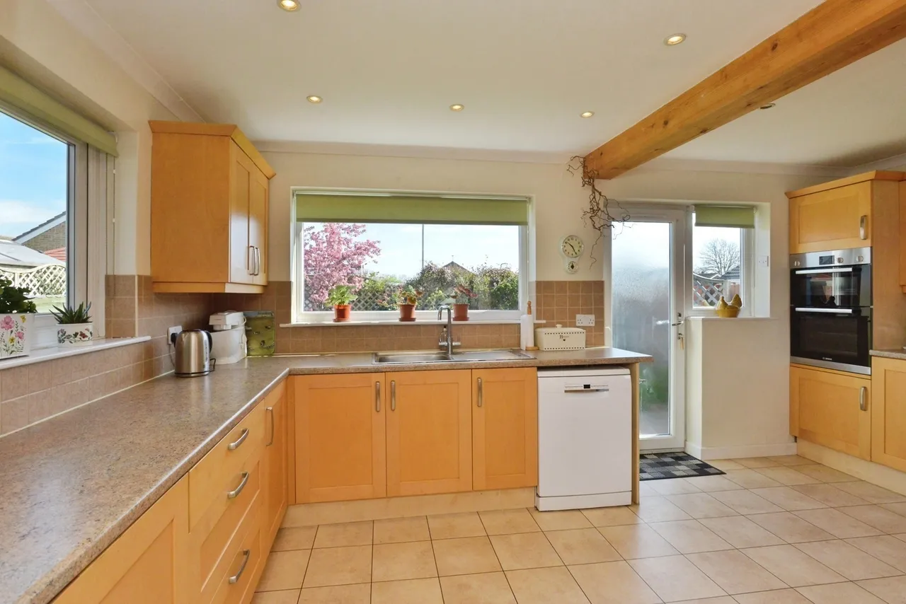 Lewis Close, Newport Pagnell, Buckinghamshire, MK16, photo 5