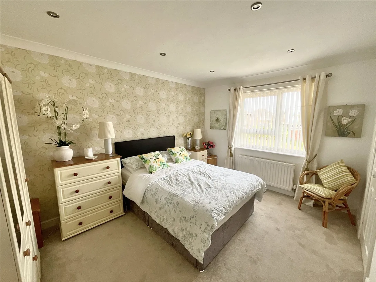 Montagu Park, Highcliffe, Dorset, BH23, photo 2