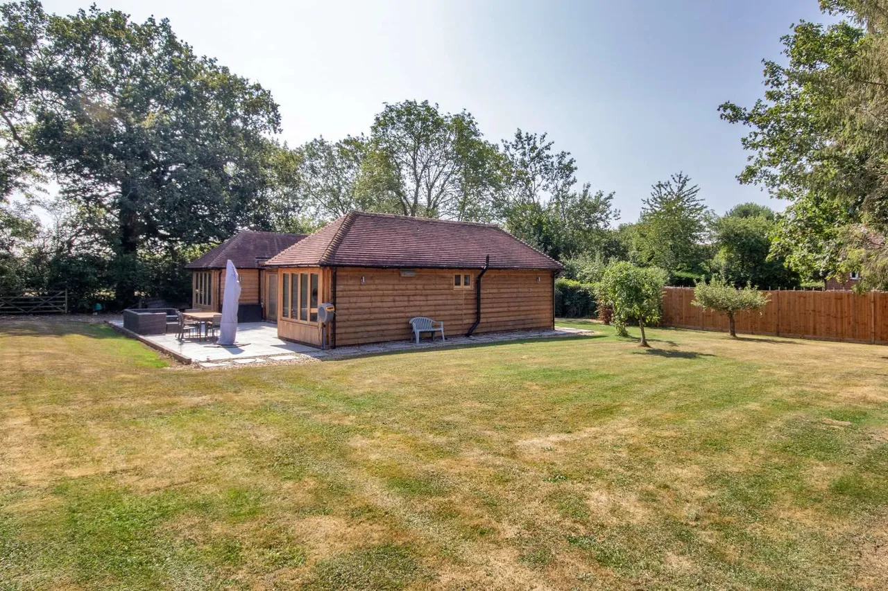Tonbridge Road, Bough Beech, TN8, photo 19