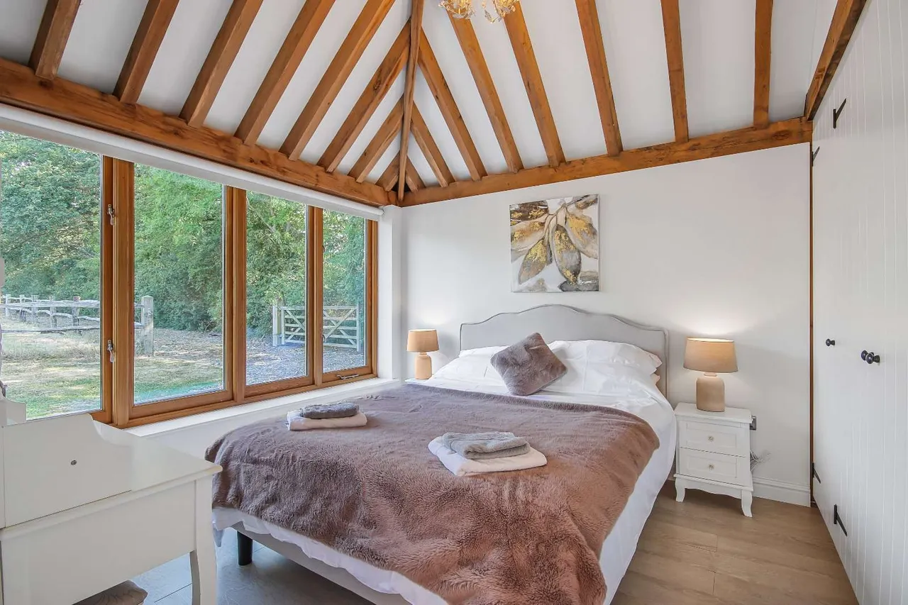 Tonbridge Road, Bough Beech, TN8, photo 17