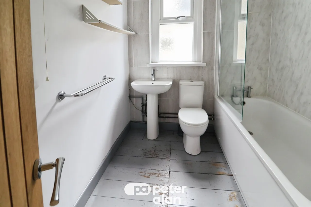 Connaught Road, Cardiff, CF24, photo 15
