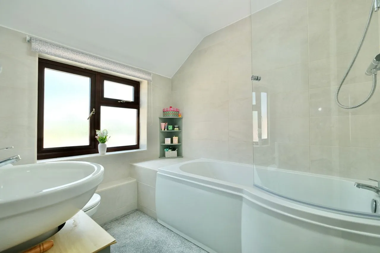 Warboys Road, Pidley, PE28, photo 8