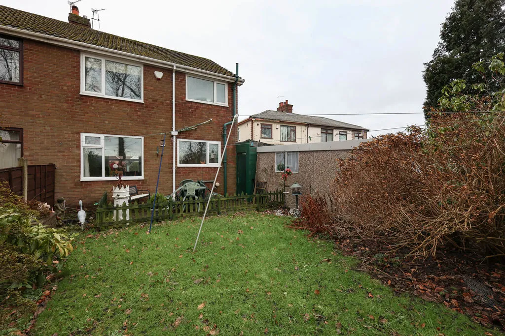 Castle Hill Crescent, Rochdale OL11 4HZ, photo 18