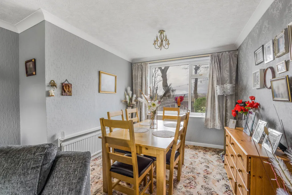 Castle Hill Crescent, Rochdale OL11 4HZ, photo 5