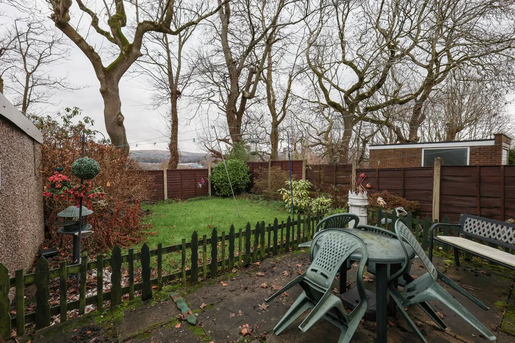 Castle Hill Crescent, Rochdale OL11 4HZ, photo 17