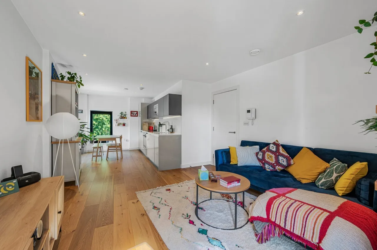 1 bed flat for sale, Elmore Street, Islington, N1