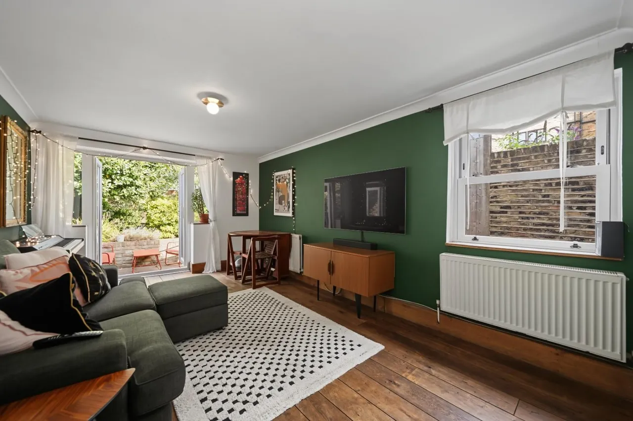 3 bed flat for sale — Cazenove Road, London, N16