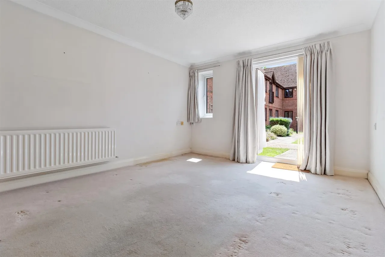 The Courtyard, Offington Lane, Worthing, photo 2
