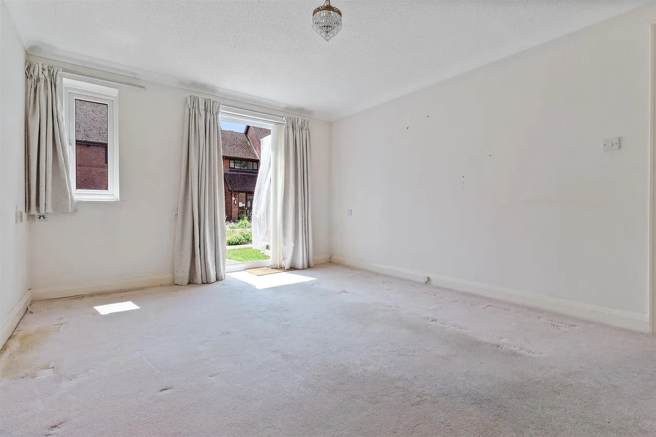 The Courtyard, Offington Lane, Worthing, photo 3
