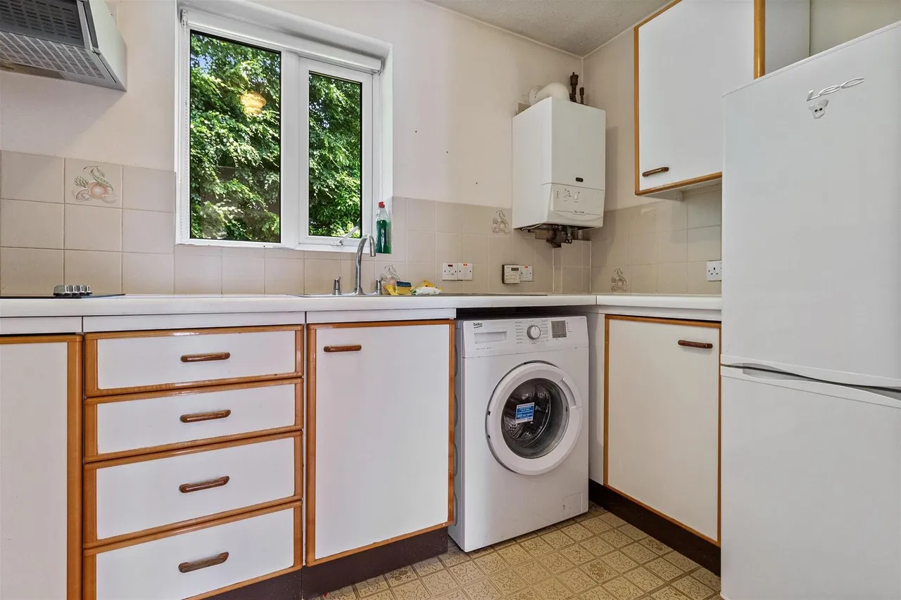 The Courtyard, Offington Lane, Worthing, photo 10