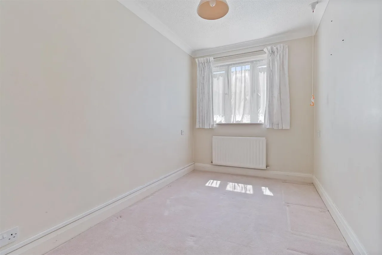 The Courtyard, Offington Lane, Worthing, photo 6