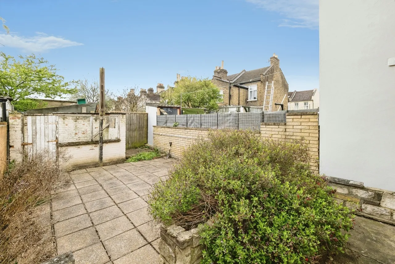 Kempton Road, London, E6, photo 10