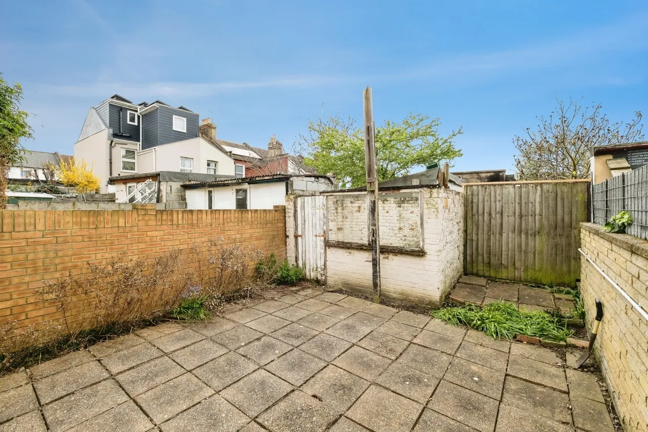 Kempton Road, London, E6, photo 11