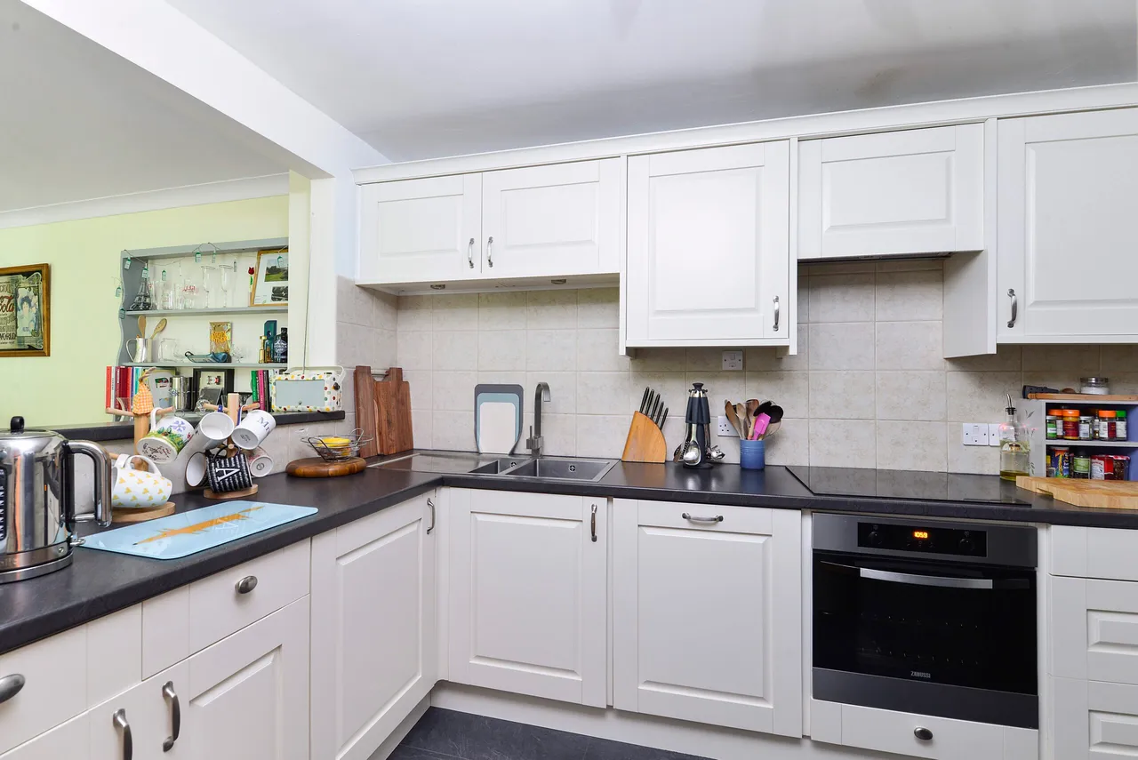 Chapel Fields Charterhouse Road, Godalming, GU7, photo 4