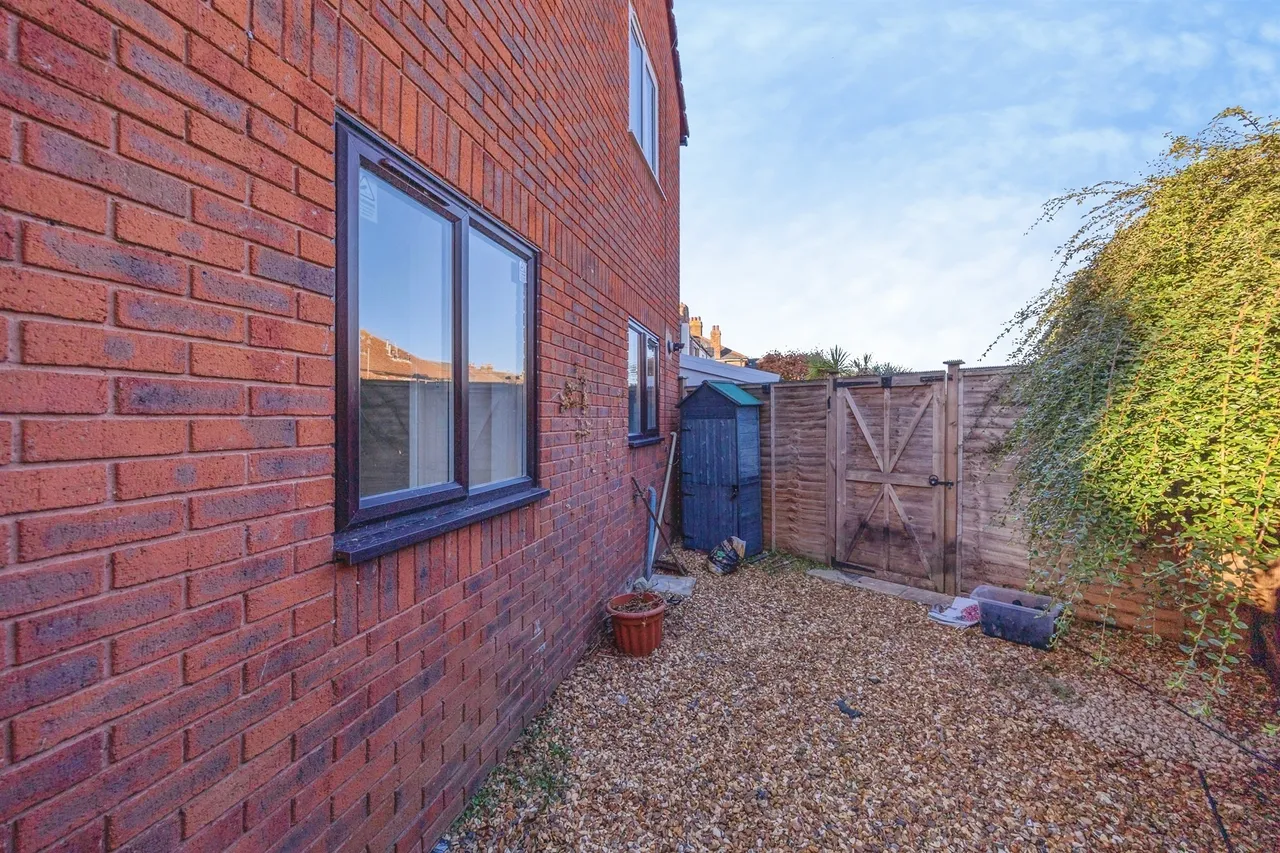 Ophir Road, Portsmouth, PO2, photo 4