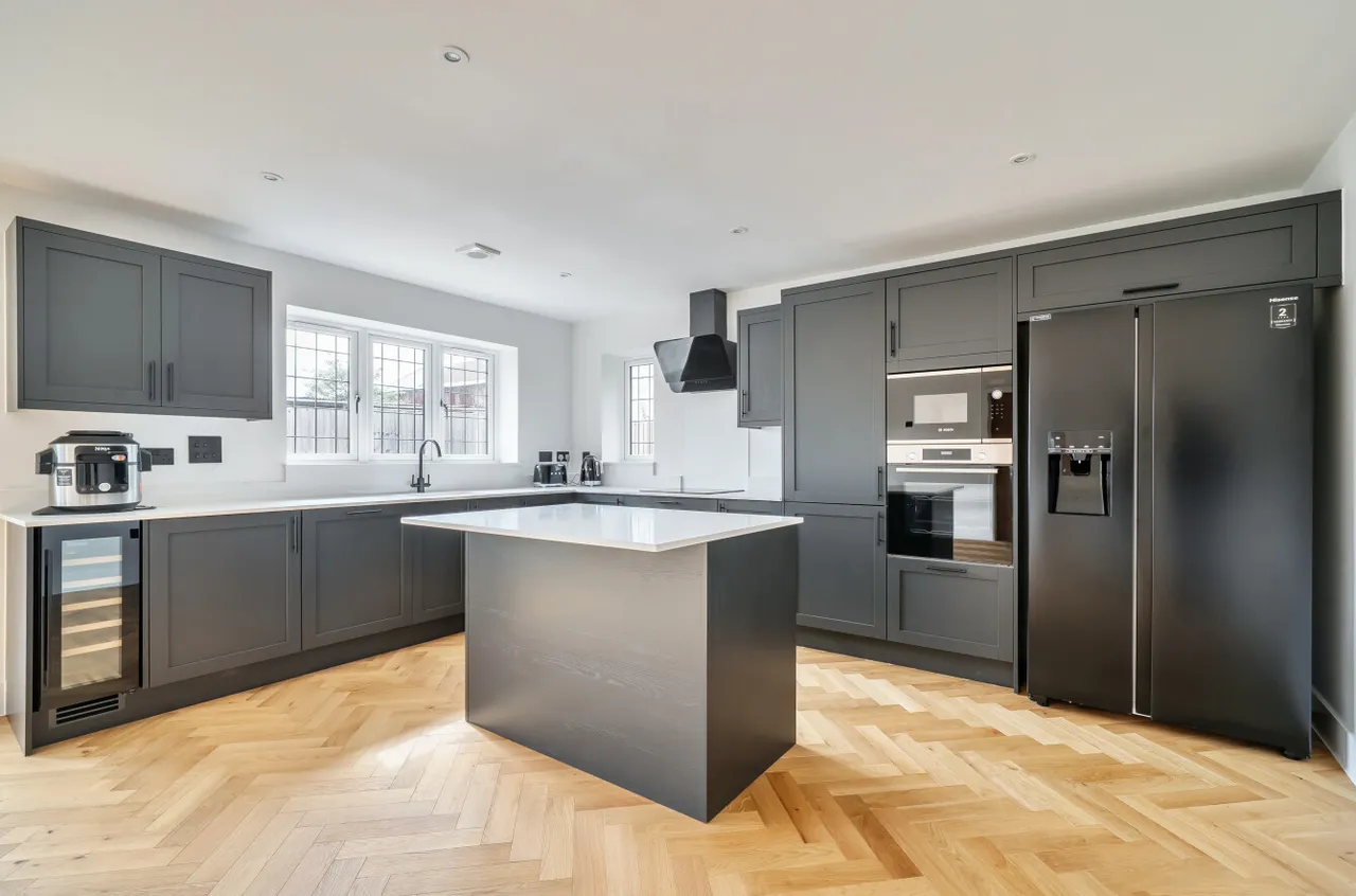 Winchester Road, Botley, SO32, photo 2