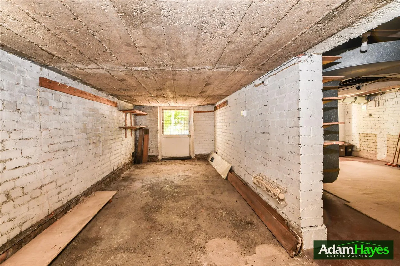 Valley Avenue, North Finchley, photo 17