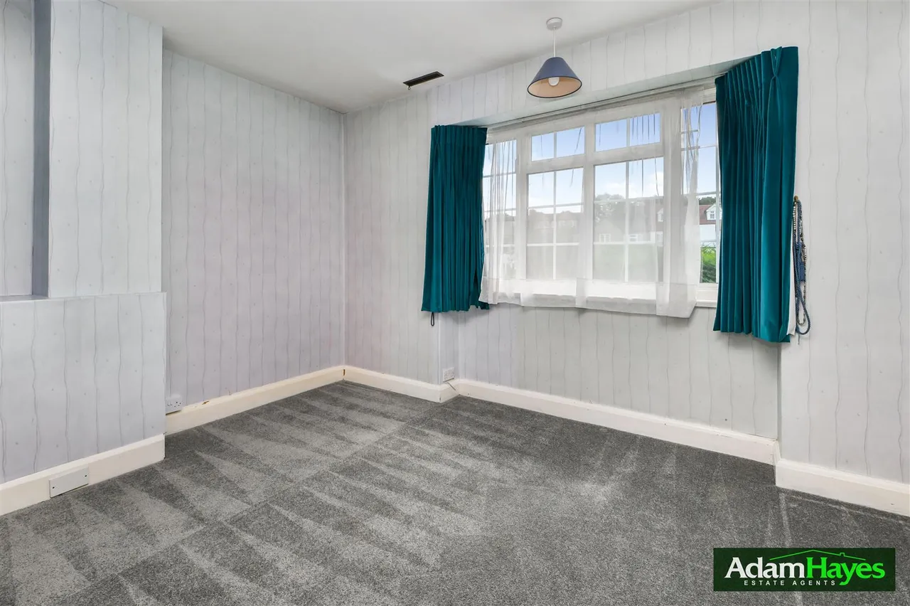 Valley Avenue, North Finchley, photo 11