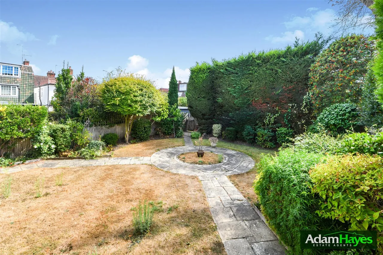 Valley Avenue, North Finchley, photo 15