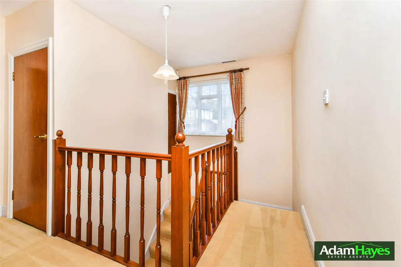 Valley Avenue, North Finchley, photo 7