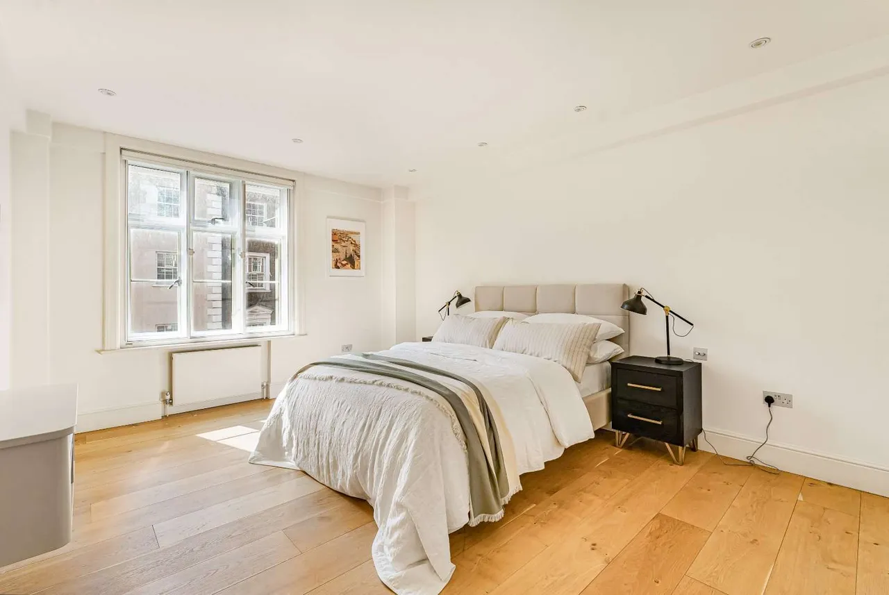 Chesterfield Gardens, London, W1K, photo 3