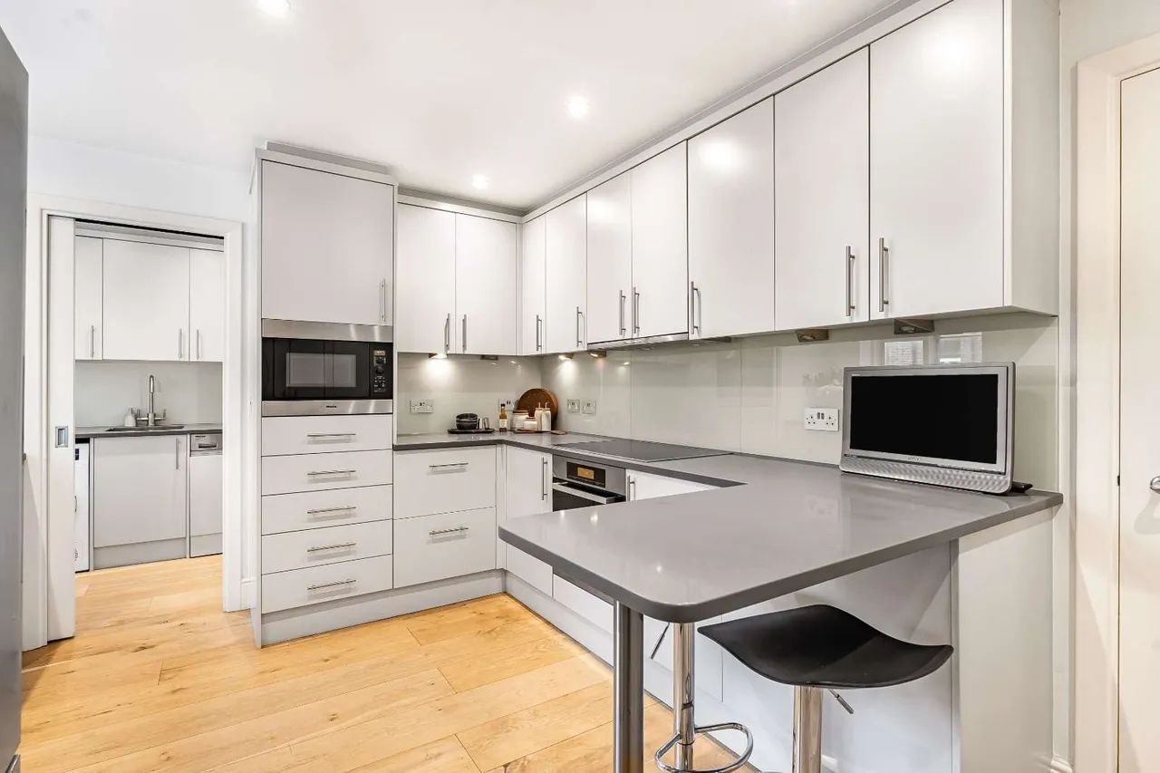Chesterfield Gardens, London, W1K, photo 15