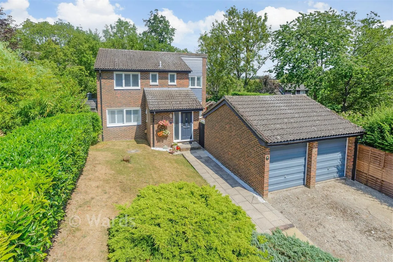 4 bed house for sale, Redhill Wood, New Ash Green, DA3