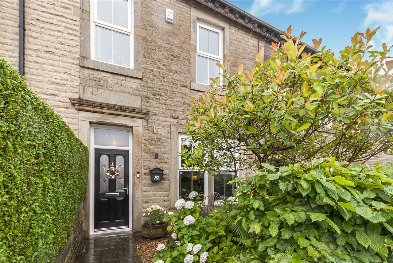 3 bed house for sale — Peel Brow, Ramsbottom, Bury, BL0 0AX