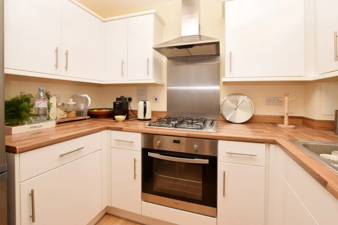 8 Oliver Court, Ley Farm Close, Watford, photo 6