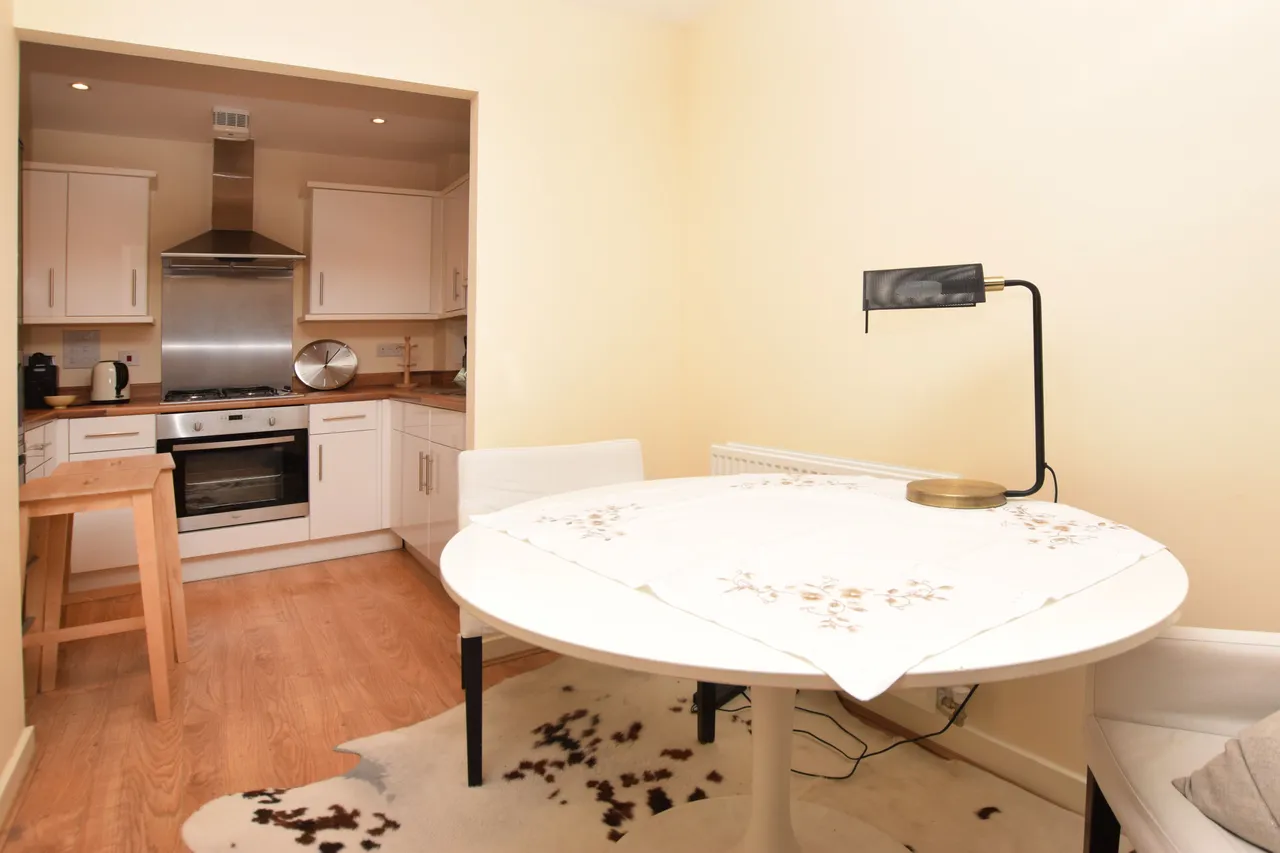 8 Oliver Court, Ley Farm Close, Watford, photo 4