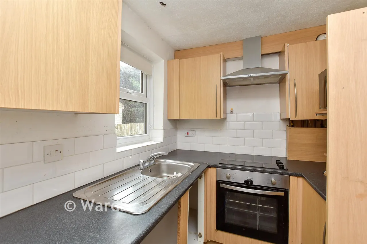 Cross Street, Strood, ME2, photo 7