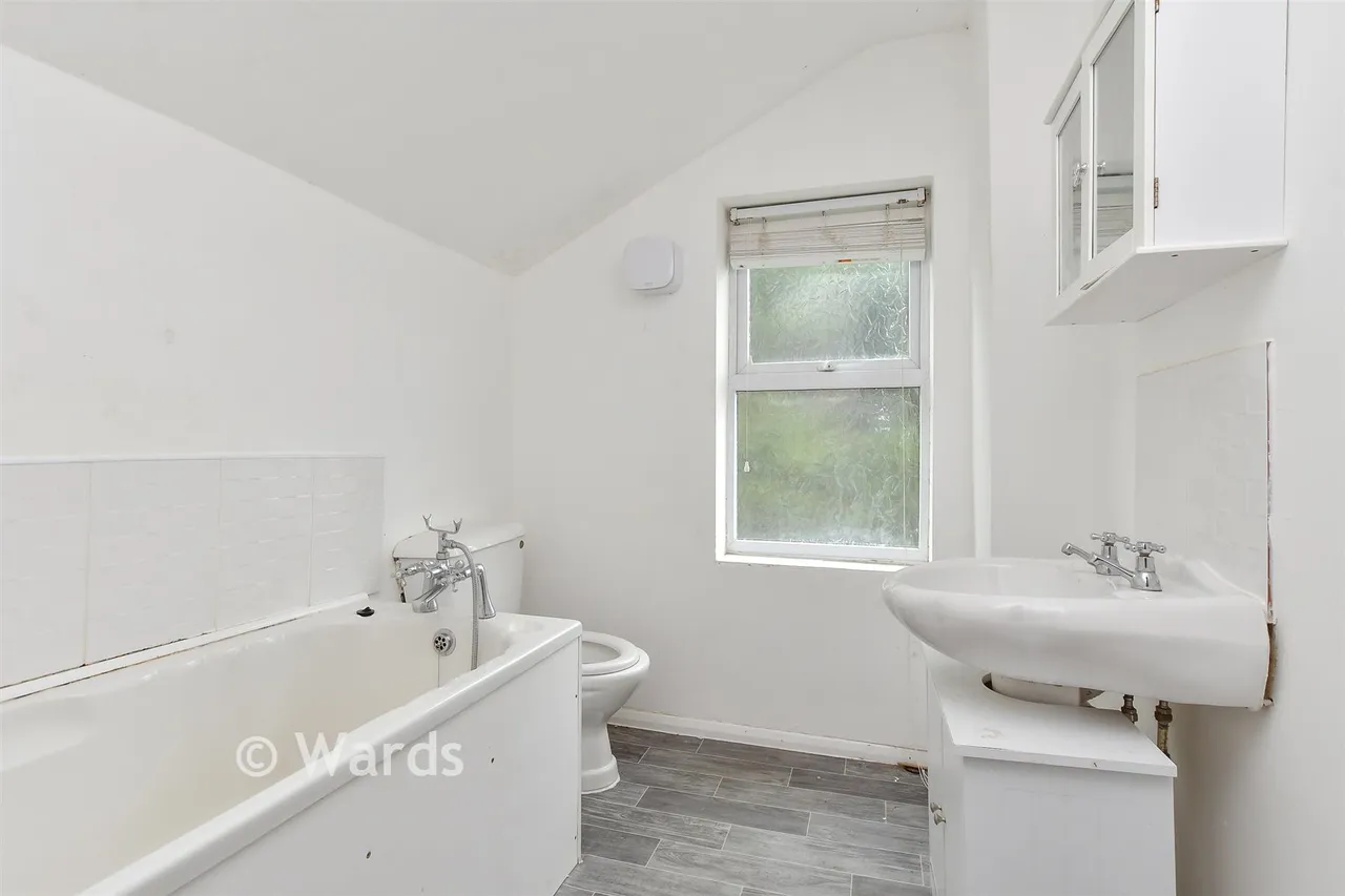 Cross Street, Strood, ME2, photo 12