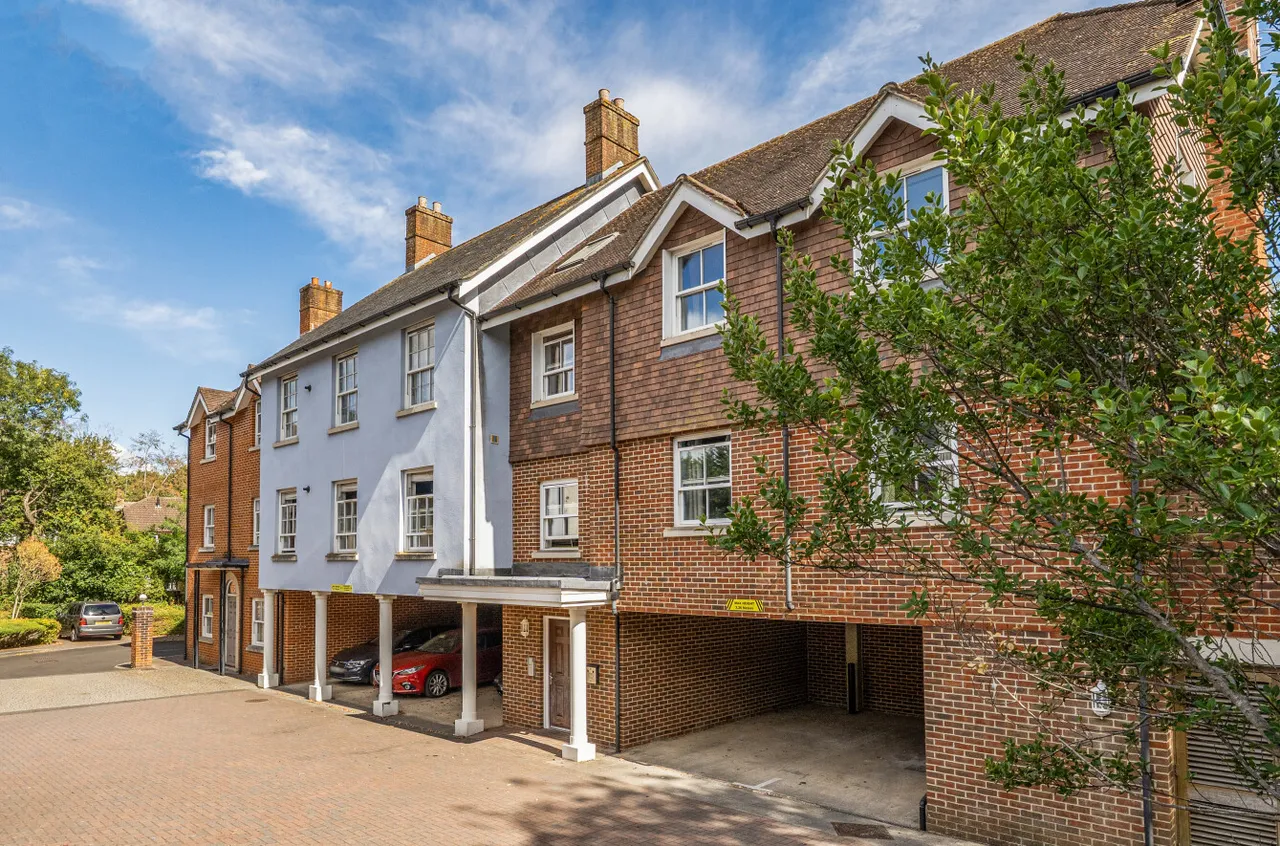 Elim Close, Bishops Waltham, SO32, photo 11