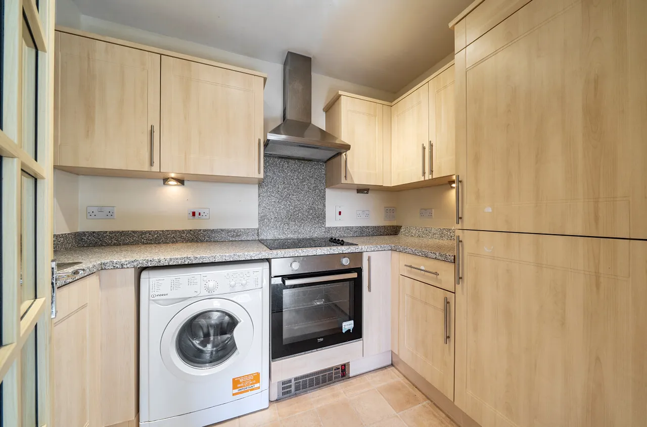 Elim Close, Bishops Waltham, SO32, photo 4