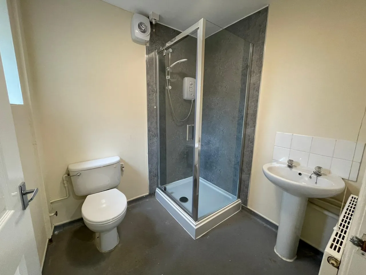 Aire Terrace, WF10, photo 5