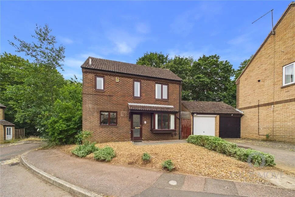 3 bed house for sale — Raisins Field Close, Ecton Brook, Northampton, NN3