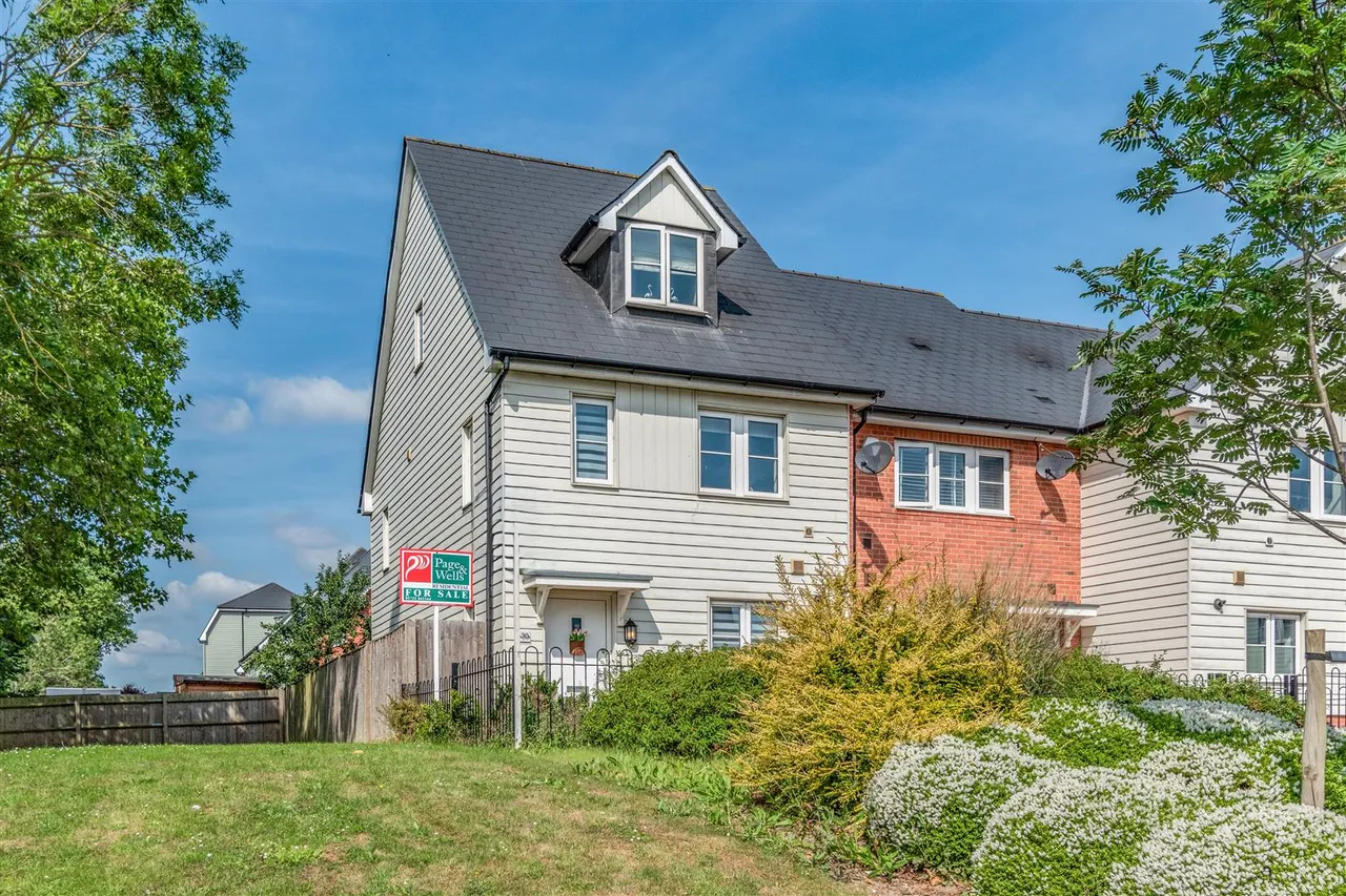 3 bed house for sale, Hengist Drive, Aylesford