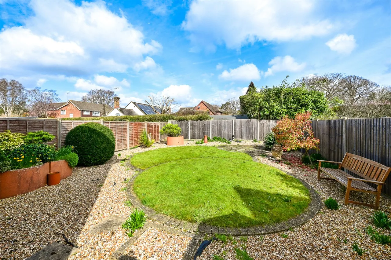 Firacre Road, Ash Vale, Guildford, Surrey, GU12 5JT, photo 6