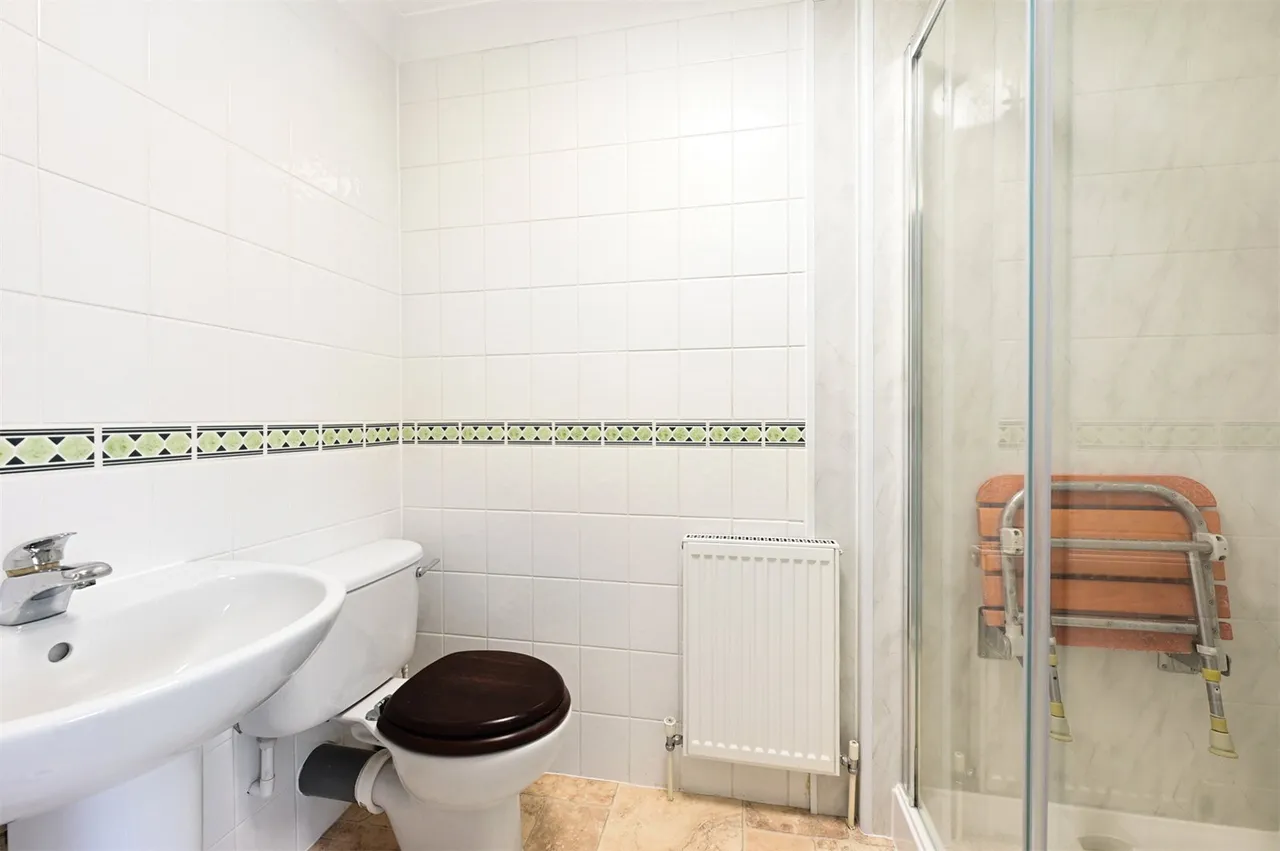 Firacre Road, Ash Vale, Guildford, Surrey, GU12 5JT, photo 5