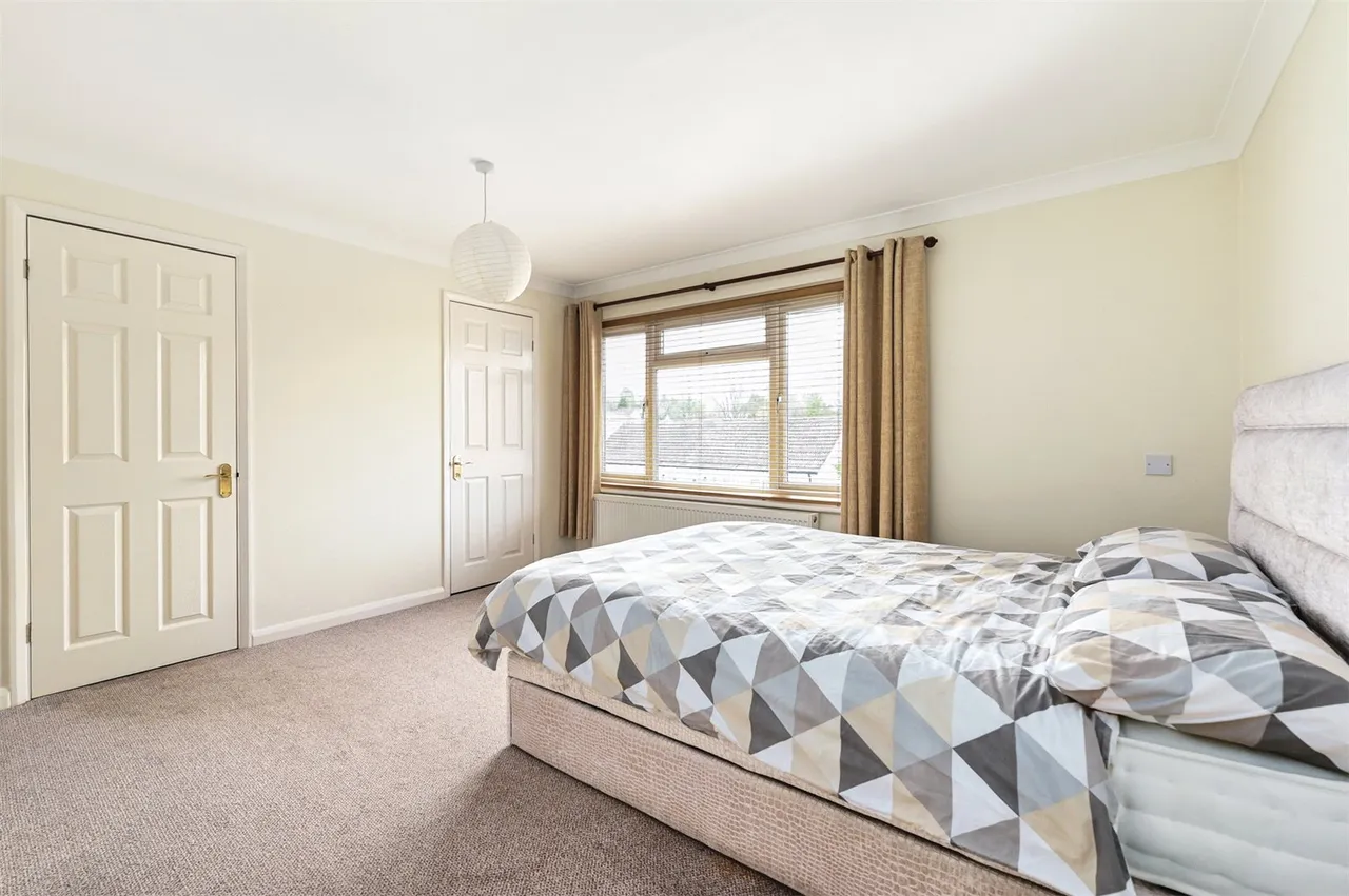 Firacre Road, Ash Vale, Guildford, Surrey, GU12 5JT, photo 4